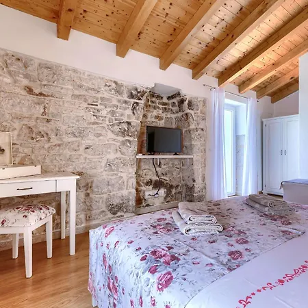 Fuma By Interhome Bale