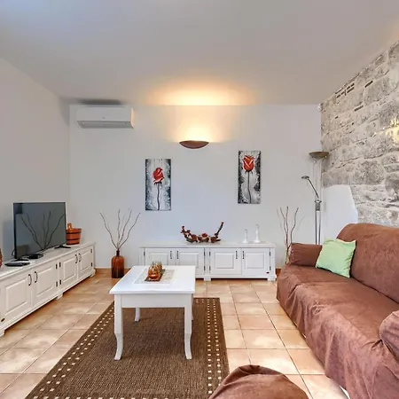 Fuma By Interhome Bale