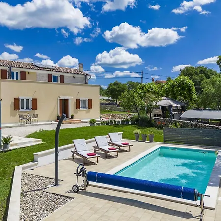 Fuma By Interhome * Бале