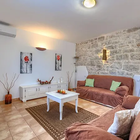 Fuma By Interhome Villa